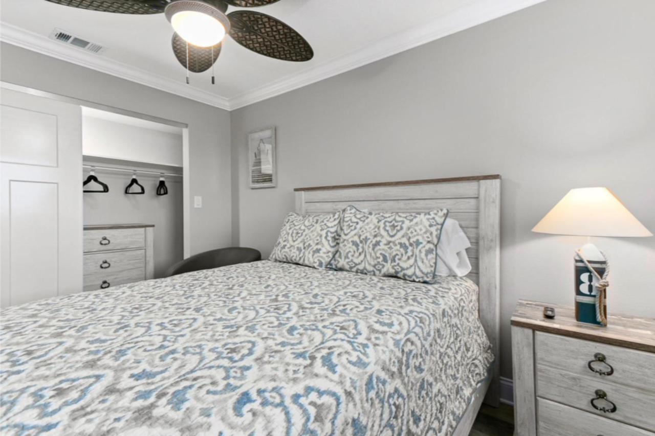 Gorgeous 3 Bedroom Condo In The Perfect Locationseaoats302 Сант Пит Бич Экстерьер фото